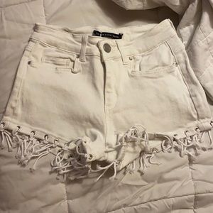 WHITE FRINGE SHORTS